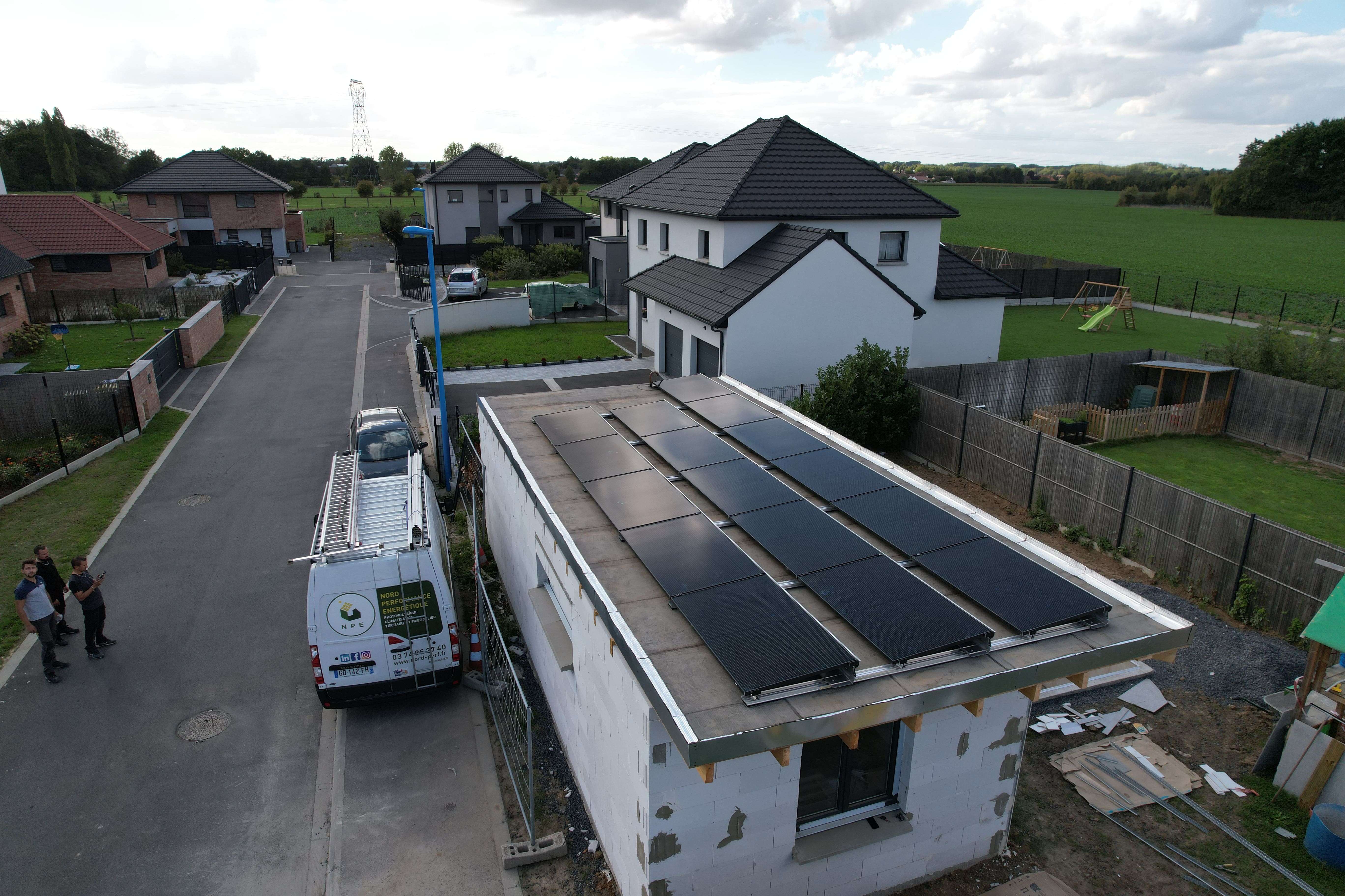 Abris de jardin et panneaux photovoltaïques