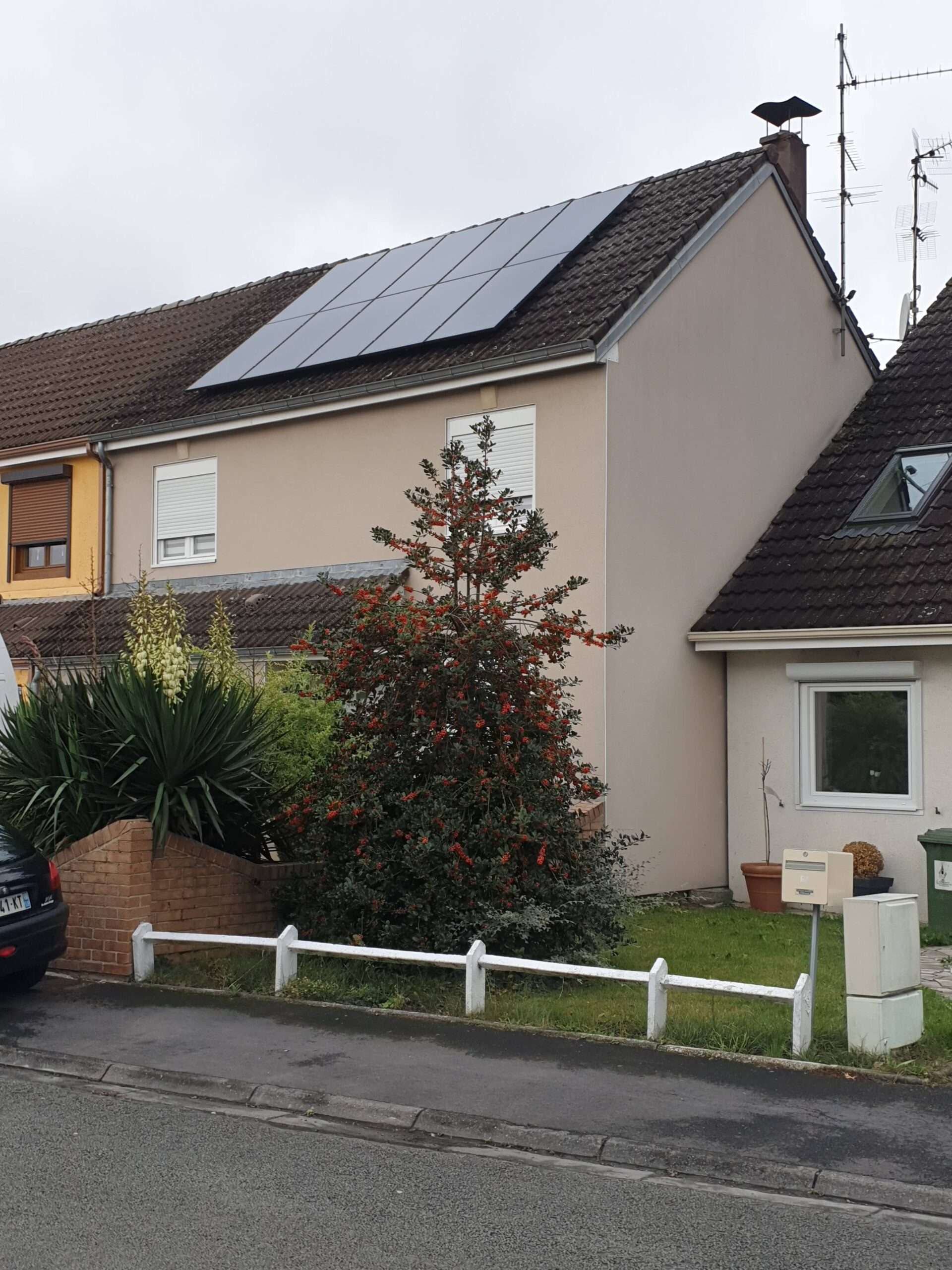 Maison de quartier avec Panneaux photovoltaïques installation hauts de france