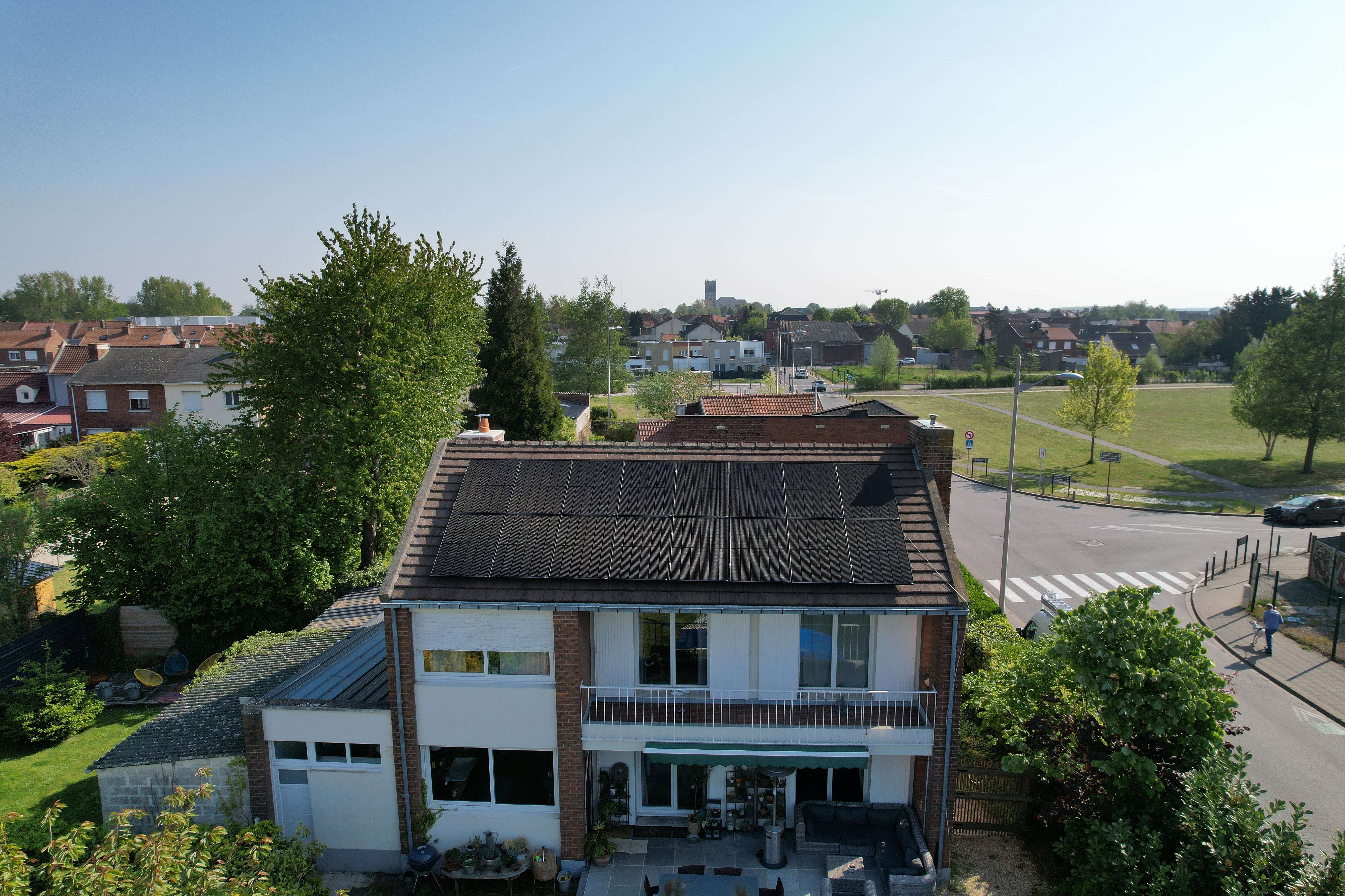 Maison avec installation de panneaux solaires dans les hauts de france