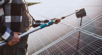 Nettoyer ses panneaux solaires : une pratique essentielle à leur bon fonctionnement